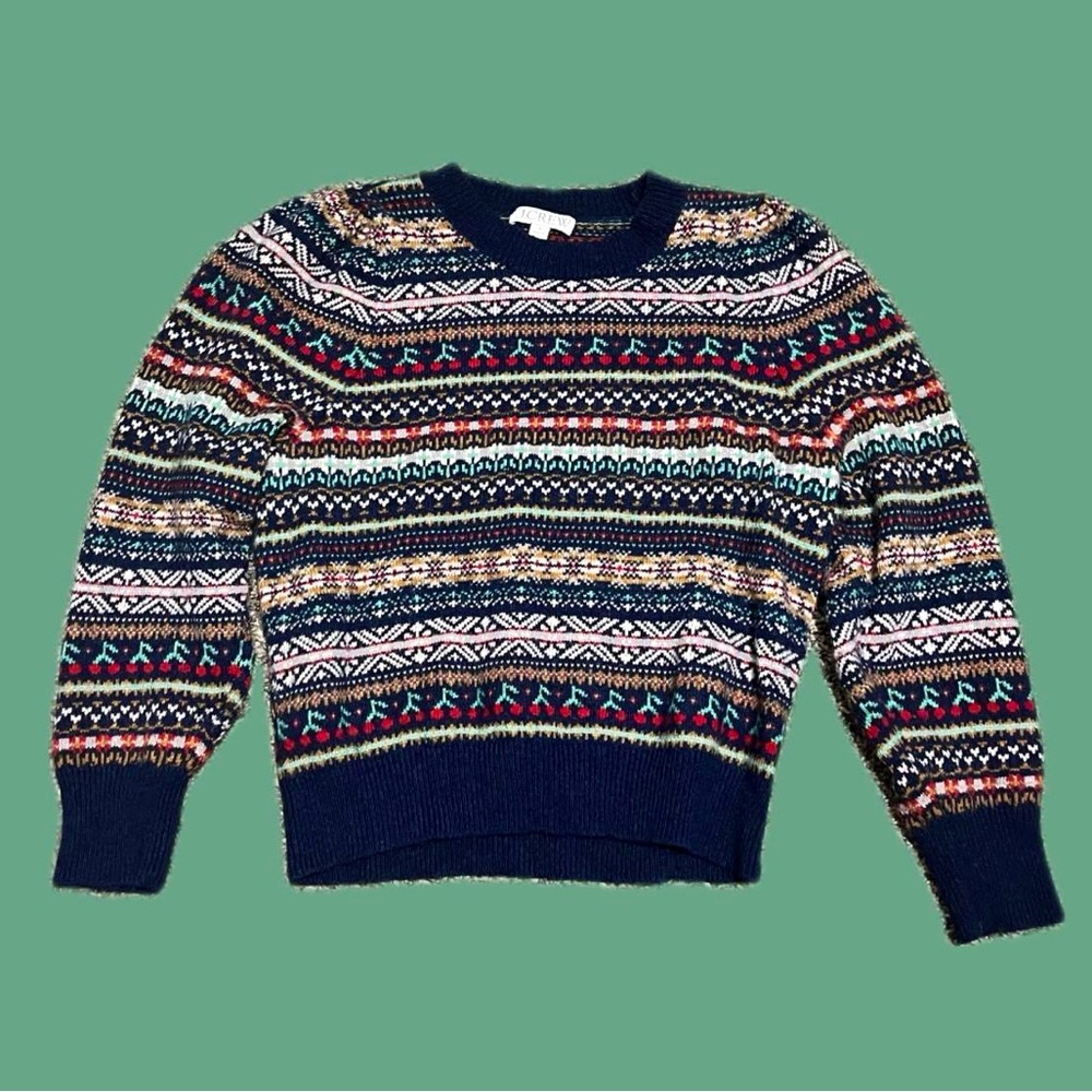 Super cute size medium sweater!